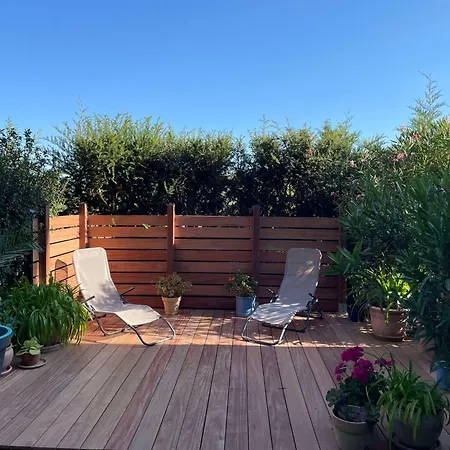 Les Agapanthes Bed & Breakfast